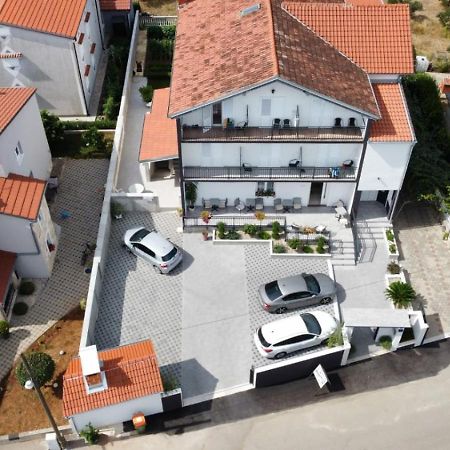 Bed & Breakfast Maki Биоград-на-Мору Экстерьер фото