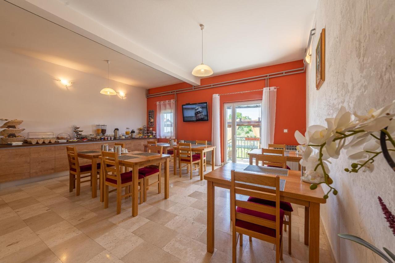 Bed & Breakfast Maki Биоград-на-Мору Экстерьер фото