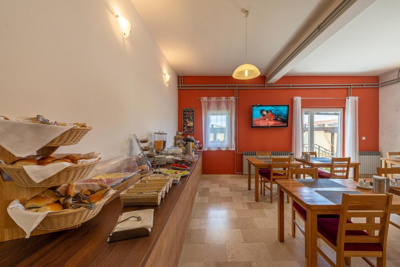 Bed & Breakfast Maki Биоград-на-Мору Экстерьер фото