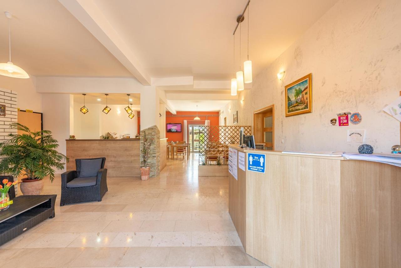 Bed & Breakfast Maki Биоград-на-Мору Экстерьер фото
