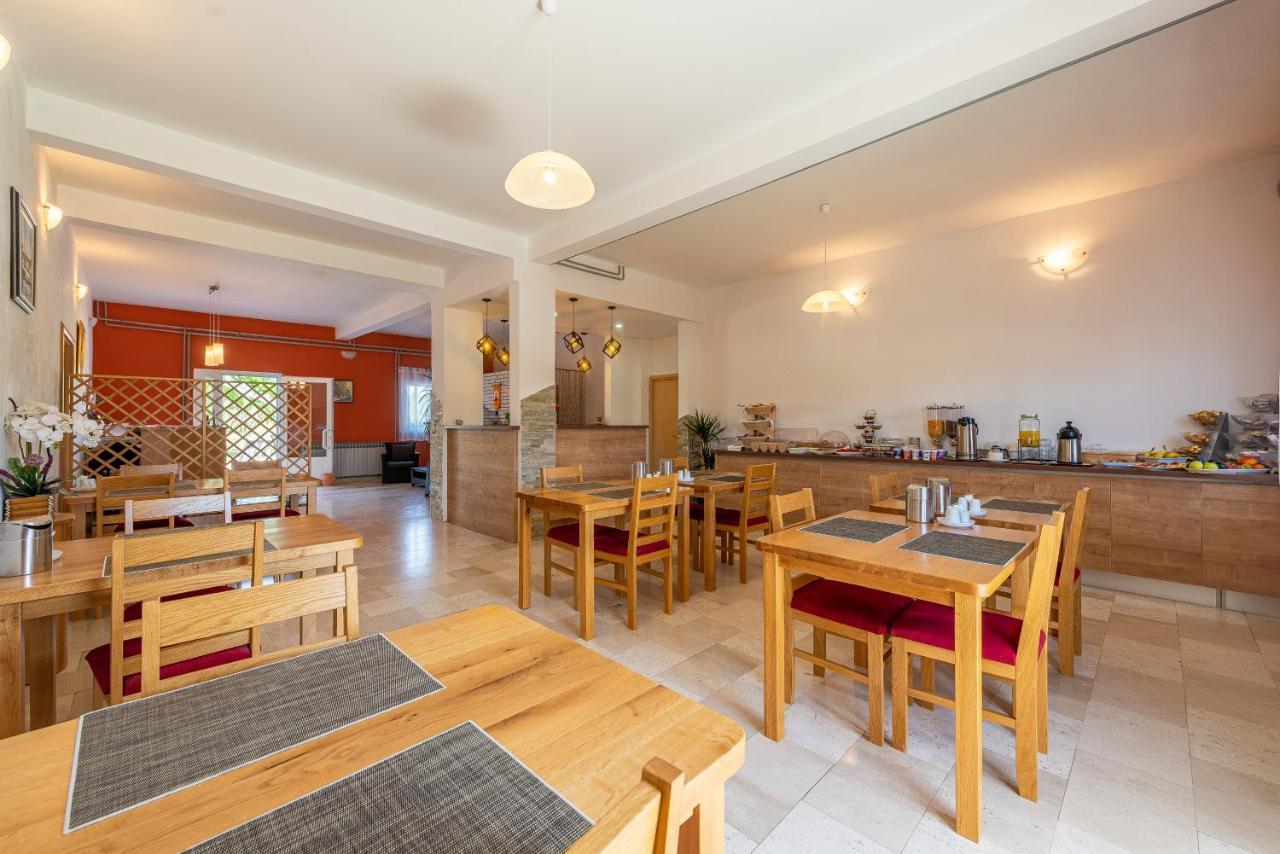 Bed & Breakfast Maki Биоград-на-Мору Экстерьер фото