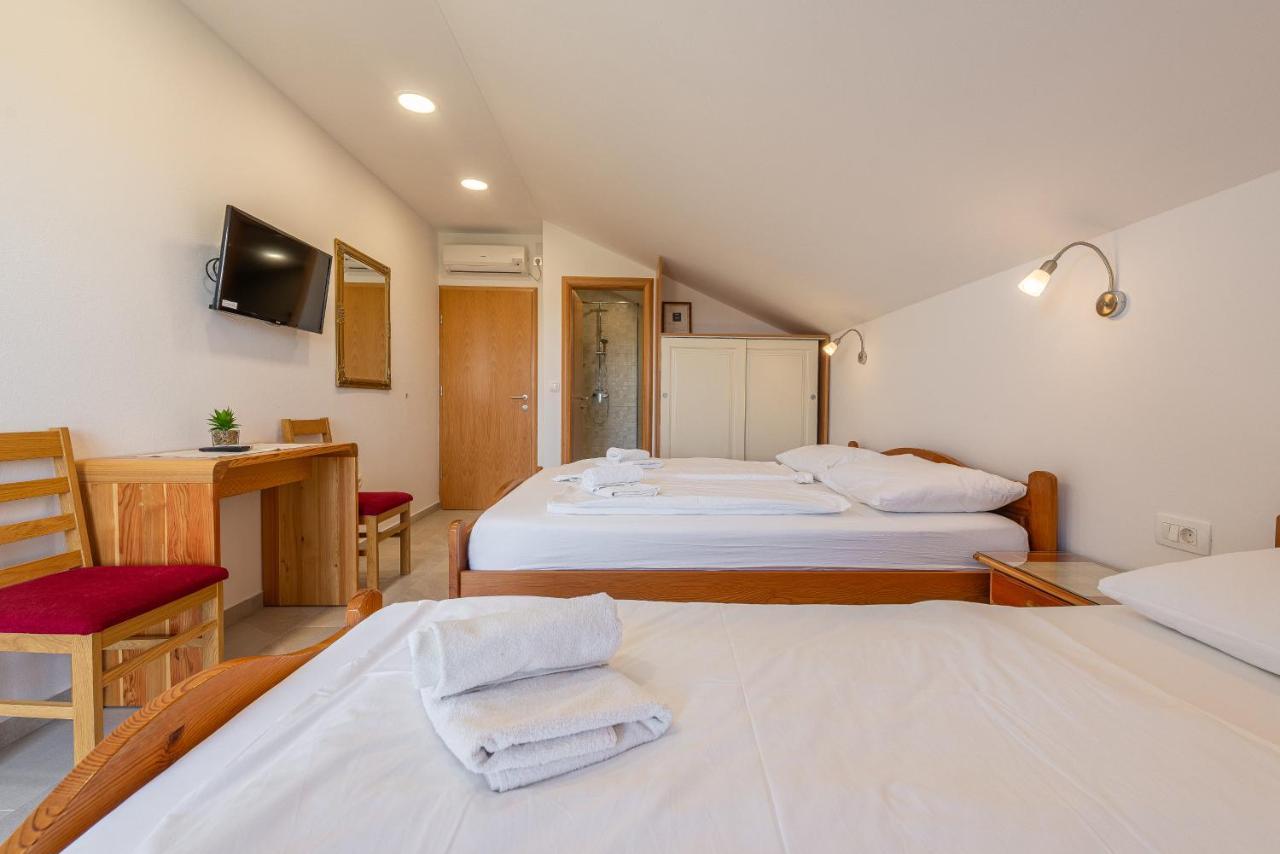 Bed & Breakfast Maki Биоград-на-Мору Экстерьер фото