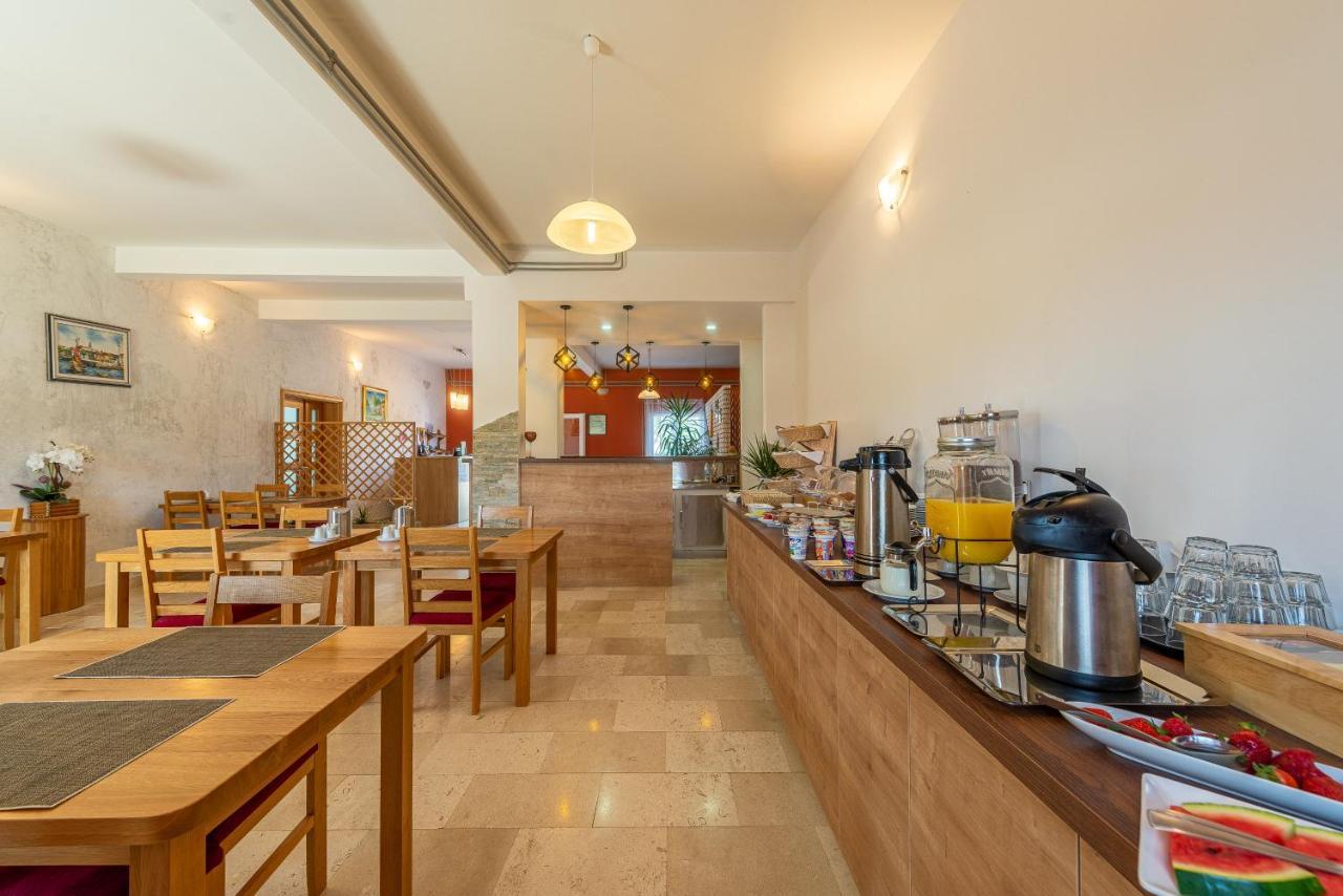 Bed & Breakfast Maki Биоград-на-Мору Экстерьер фото