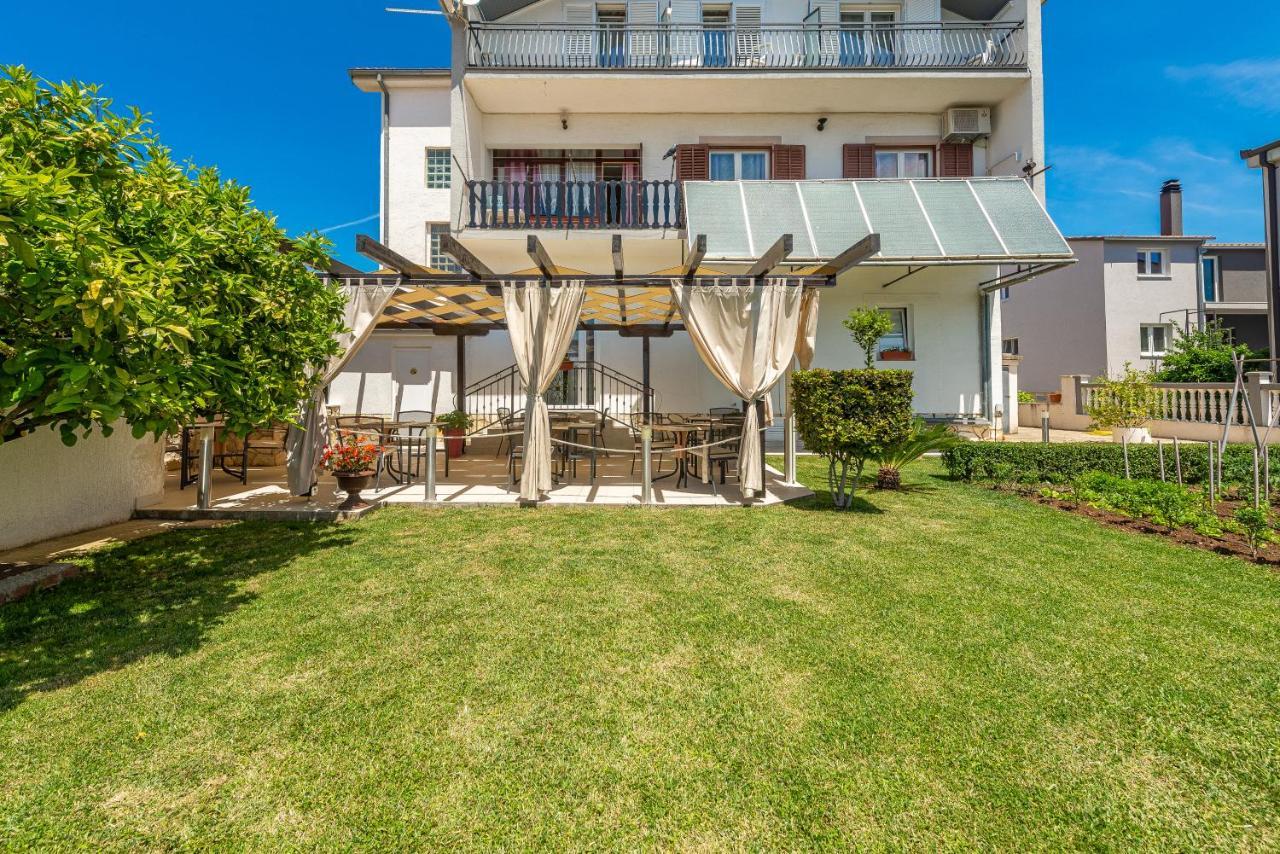 Bed & Breakfast Maki Биоград-на-Мору Экстерьер фото