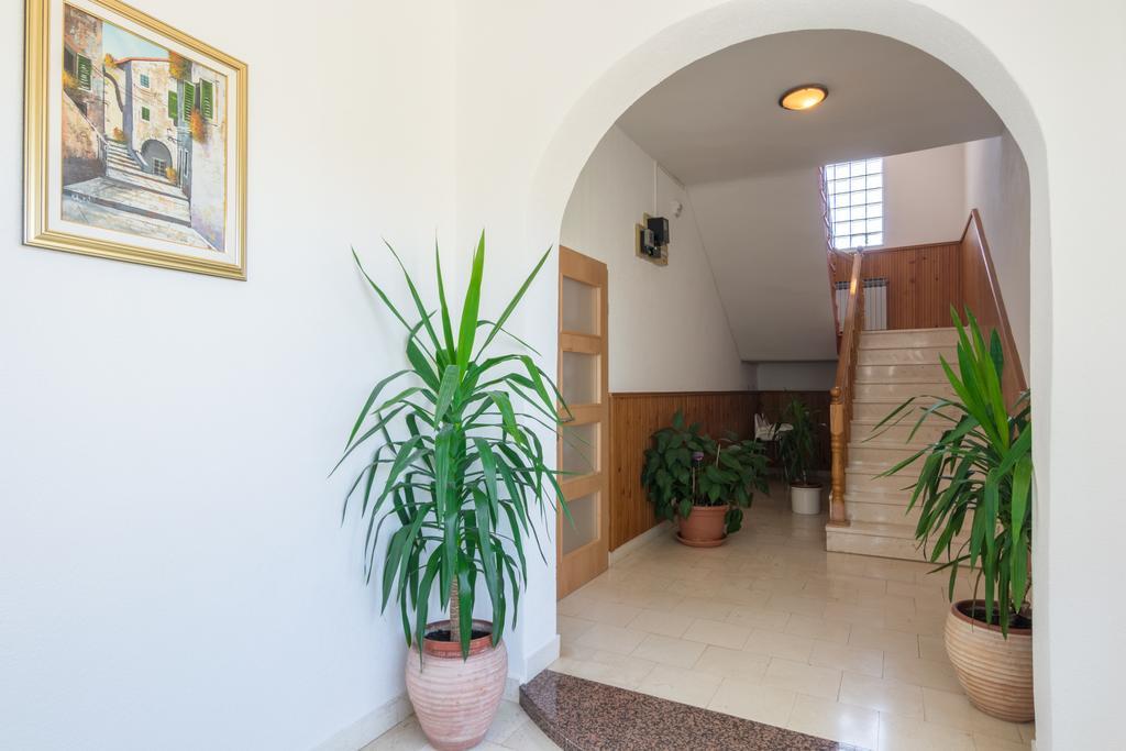 Bed & Breakfast Maki Биоград-на-Мору Экстерьер фото